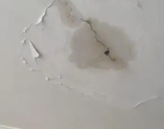 临澧阳台漏水维修公司分享下屋面防水工程质量问题原因分析